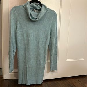 Adrienne Vittadini LOVELY light weight tunic sweater